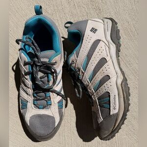 Columbia Women’s Waterproof Hiking Shoes Gray/Blue 7.5 M EUC